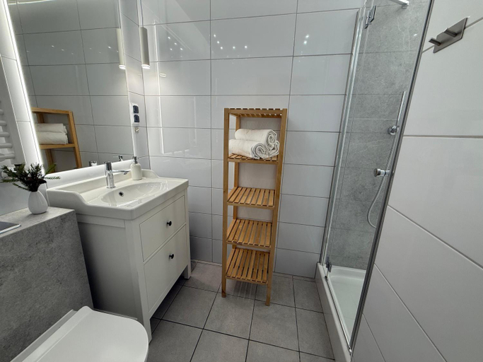 Bathroom 3, Sasanka przy Gondoli podgrzewany basen w cenie pobytu, Cieszyn