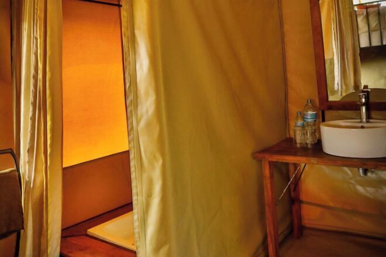 Bathroom, Kenzan Mara Camp, Serengeti