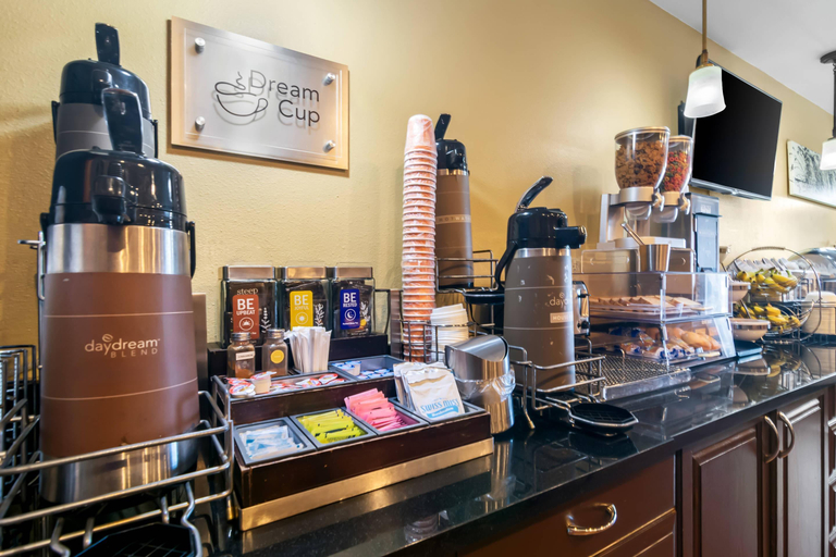 Food & Drinks 5, Sleep Inn Fayetteville North, Washington