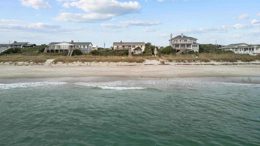 Beach 2, Bryant Cottage 6 Bedroom Home, Carteret
