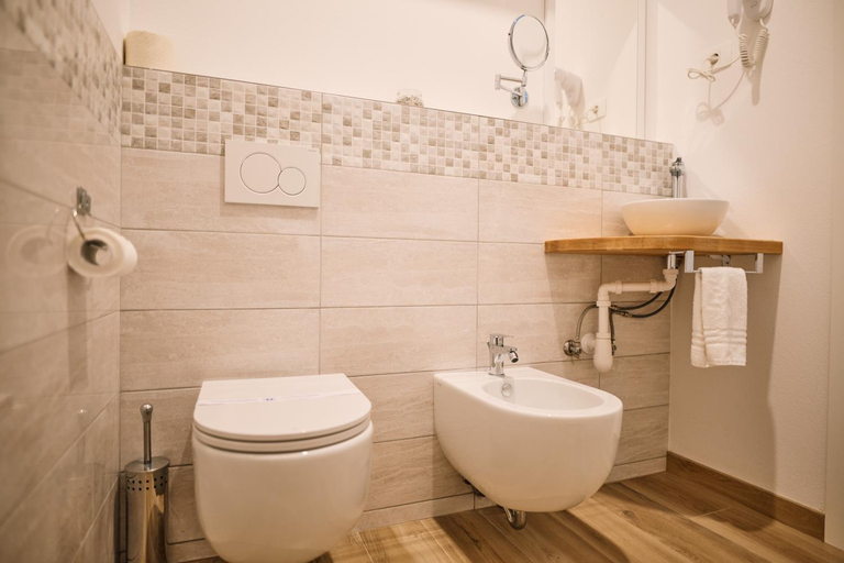 Bathroom 4, Shamare Resort ****, Hrpelje-Kozina
