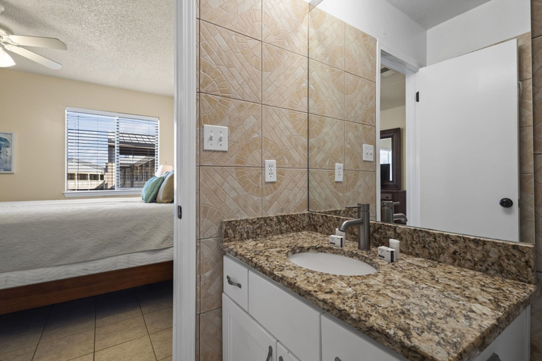 Bathroom 4, Las Palmas 224 2 Bedroom Condo by RedAwning, Baldwin