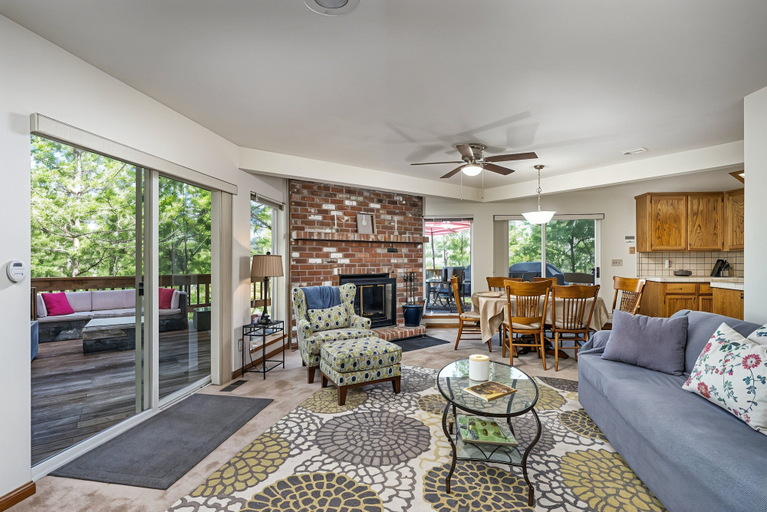 Living area 4, Miner's Claim by Yosemite Region Resorts, Tuolumne