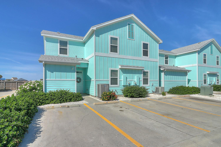 Exterior & Views 1, Nemo Cay, Nueces