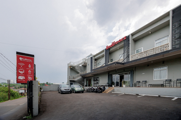 Exterior & Views 2, RedDoorz near Exit Toll Sirkuit Sentul, Bogor