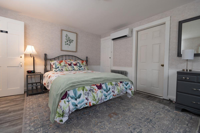Bedroom 2, Blue Bear inn, Hillsborough