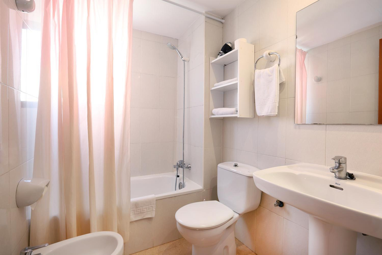 Bathroom 3, La Caseta Apartments , Alicante