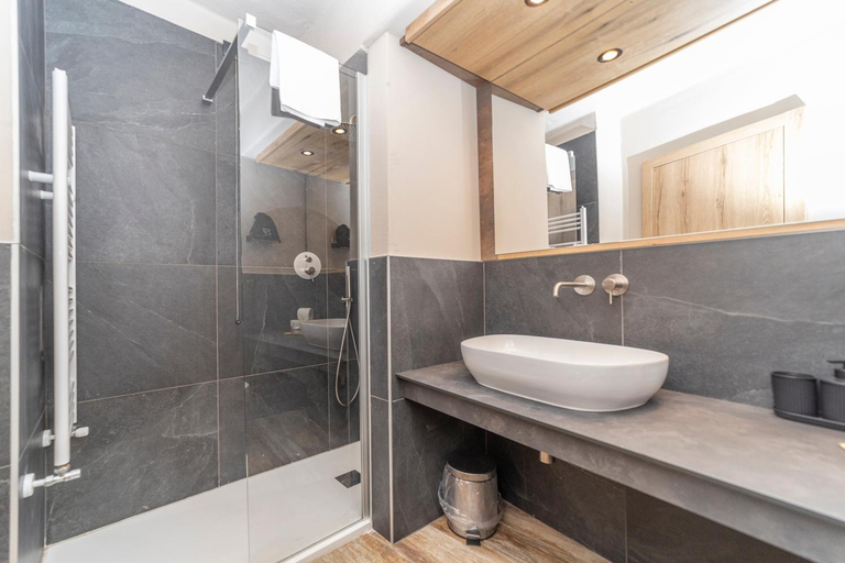 Bathroom 5, Hotel La Torre Spa & Restaurant, Torino