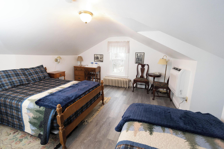 Bedroom 4, Blue Bear inn, Hillsborough