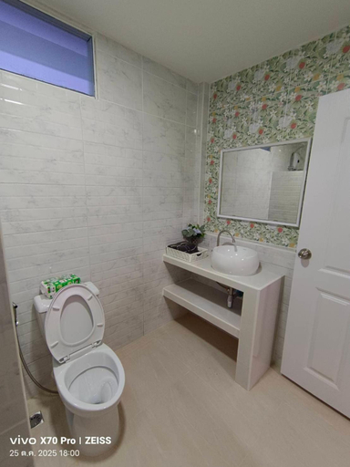 Bathroom 3, Da-Kanda Boutique, Mueang Krabi