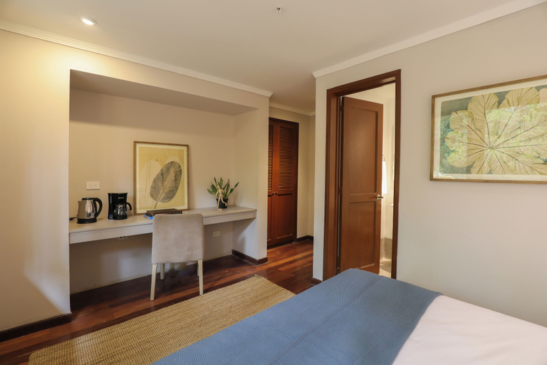 Room 3, letoH 69, Santafé de Bogotá