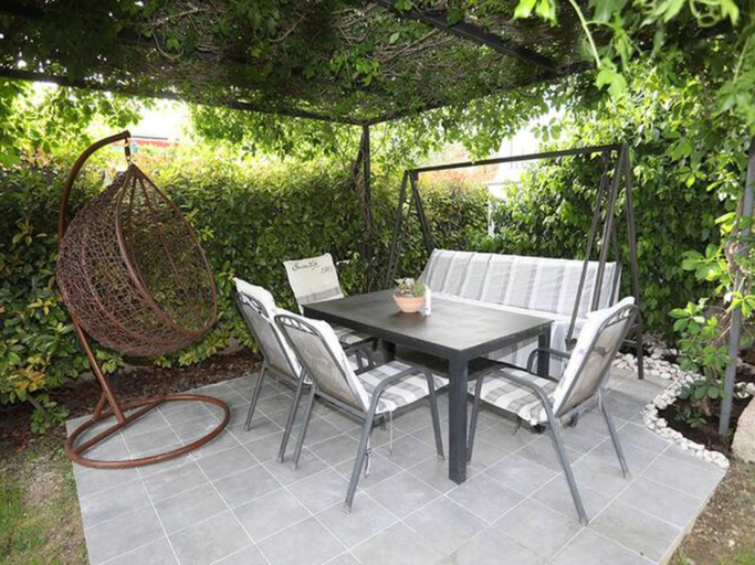 Others 4, Garden Oasis - Kaštel Lukšić, Kaštela