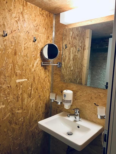 Bathroom, Sust lodge, Uri