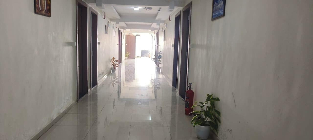Hallway 5, Royal Night Guesthouse - Daman, Daman