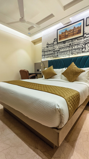 Room 4, Nanak Niwas Beacon New Delhi Paharganj, Delhi