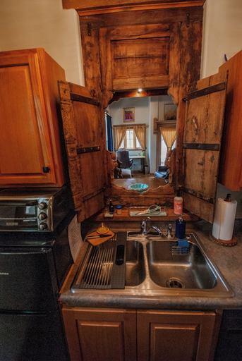 Private kitchen 4, Santuario Grande, Bernalillo