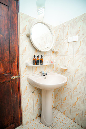 Bathroom 3, Prime Time Hotel-Unawatuna, Habaraduwa