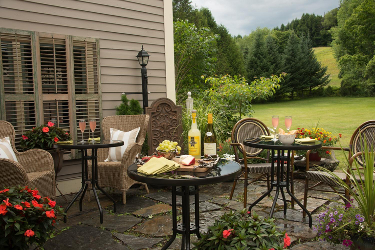 Others 5, Deer Brook Inn, Windsor