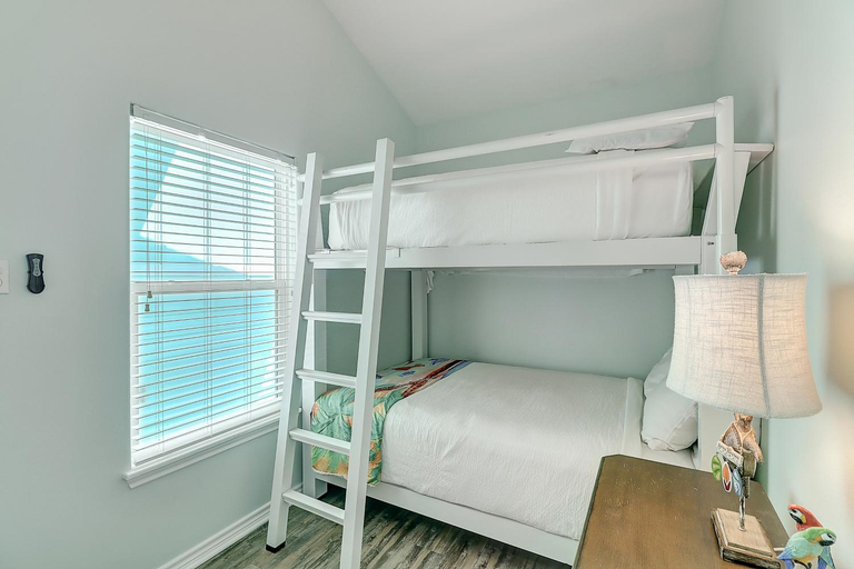 Bedroom 3, Nemo Cay, Nueces