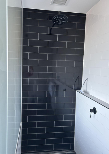 Bathroom 4, Devlin Apartments, Geelong