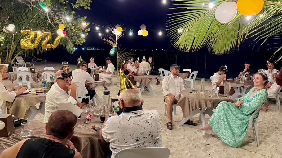 Food & Drinks 4, Belmar Beach, North Ari Atoll