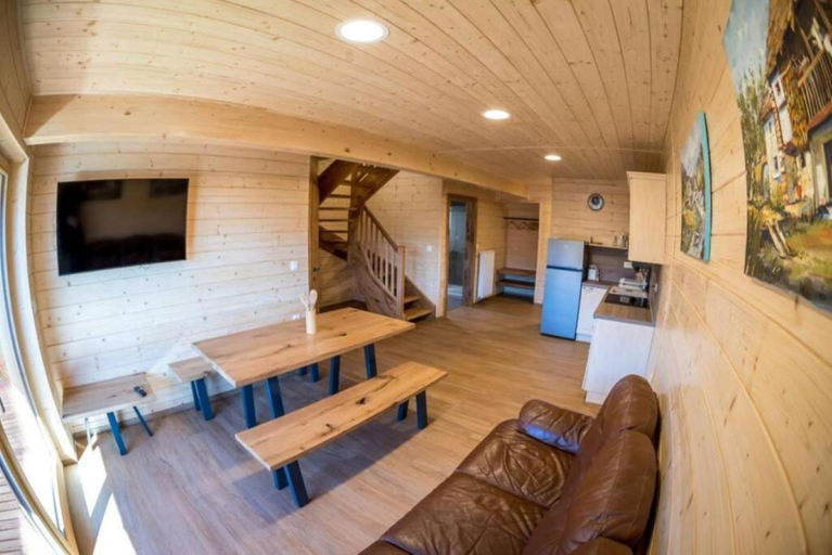 Others 2, Apartmaji na kozolcu - Smogavc, Zrece