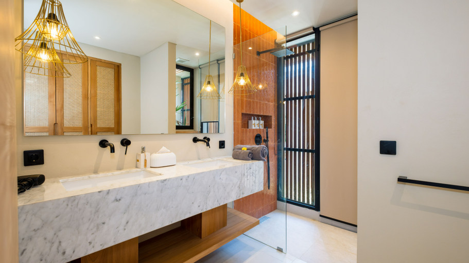 Bathroom 5, Loona Palm Villa Seseh 2 by Villa Finder, Badung