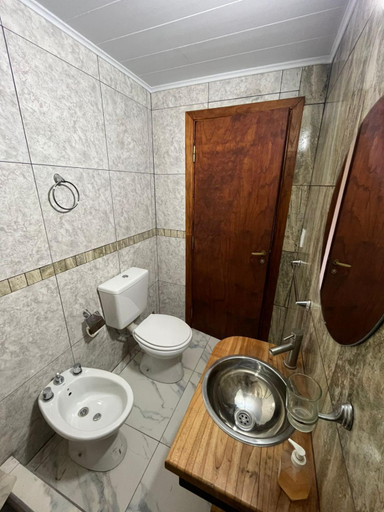 Bathroom 2, Bahia de cimarrones, Dolores