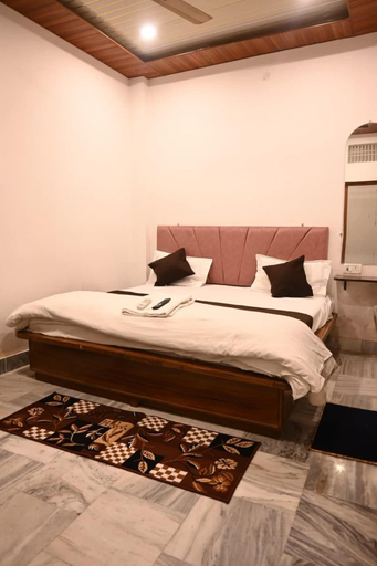 Room 4, Hotel Maheswari Villa, Varanasi