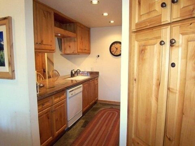 Interior 4, 106 Premium Condo, Mono