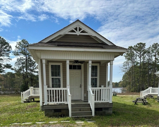 Exterior, Coles Point Marina, Westmoreland