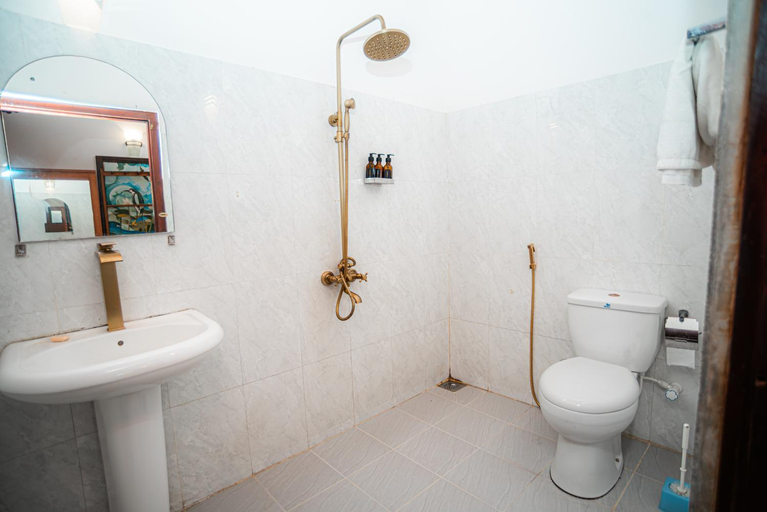 Bathroom 3, Prime Time Hotel-Unawatuna, Habaraduwa