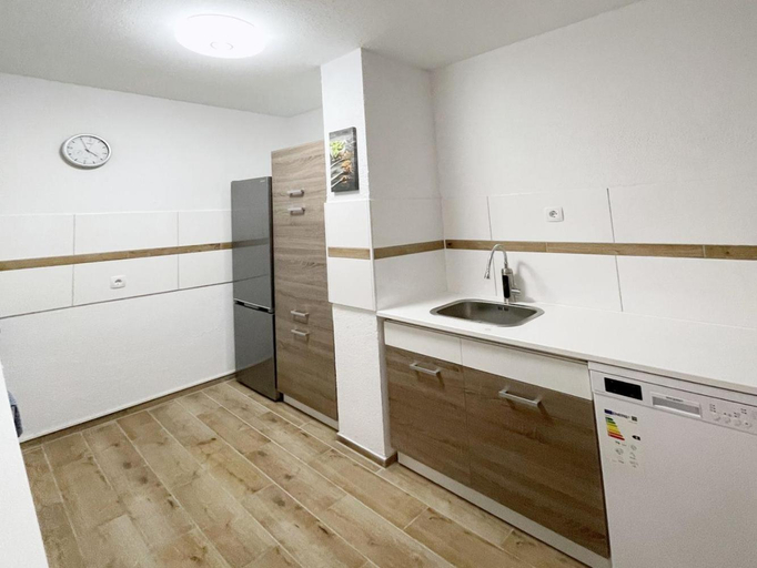Kitchen 5, Apartments with Balcony in Krefeld, Krefeld