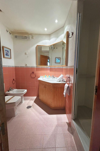 Bathroom 2, Plaza Andalucia Edificio Enebro 4-6 pax, Granada