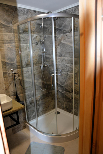Bathroom 3, Apartamenty na starej drodze, Tatra