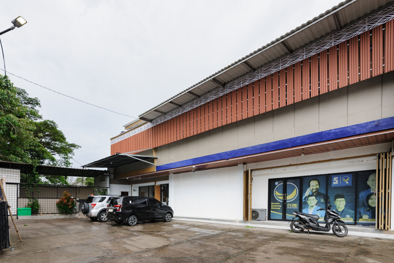 Exterior & Views 2, RedDoorz Syariah Plus @ Raisaespace Cianjur, Cianjur