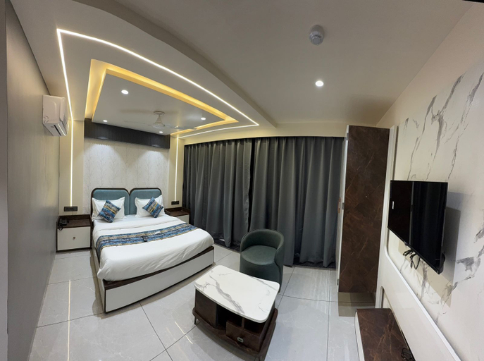 Room 3, Hotel Vallabh Sky, Vadodara