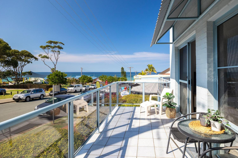 Others 5, Boos Nest at Breakers, Shoalhaven - Pt B
