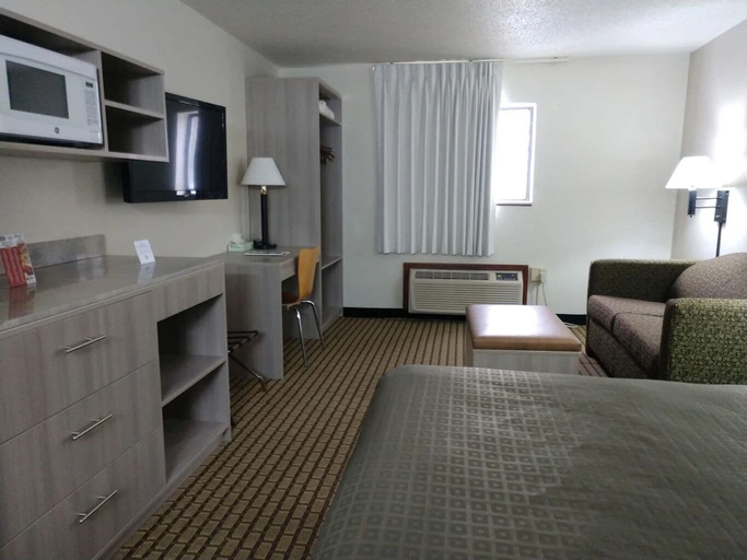 Room 4, Maryville Extended Stay, Nodaway