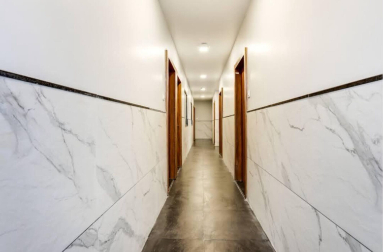 Lobby 1, Hotel Silver Key, Indore