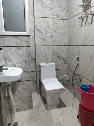 Bathroom 2, Hotel Tejasva, Mahoba