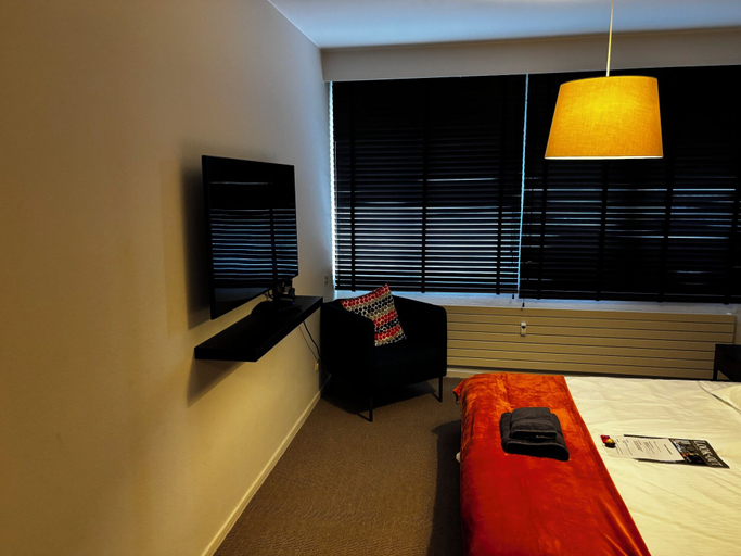 Television, Studio met ensuite badkamer - WiFi en TV, Antwerpen