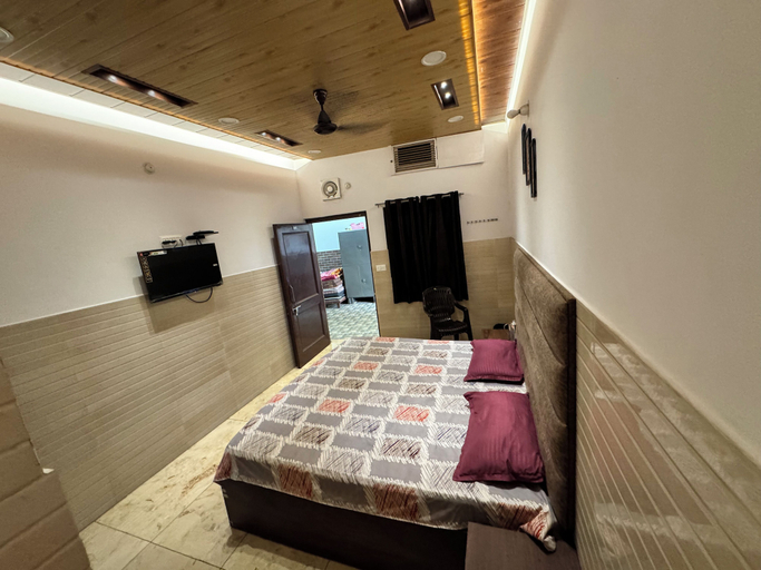 Room 2, Hotel Utsav, Udham Singh Nagar