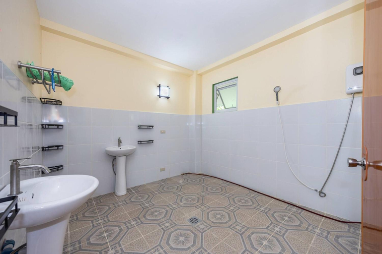 Bathroom 3, Villa Jolam - Family haven in an island paradise - Camotes, Poro