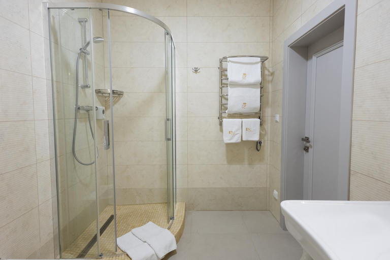 Bathroom 5, France, Vinnyts'ka