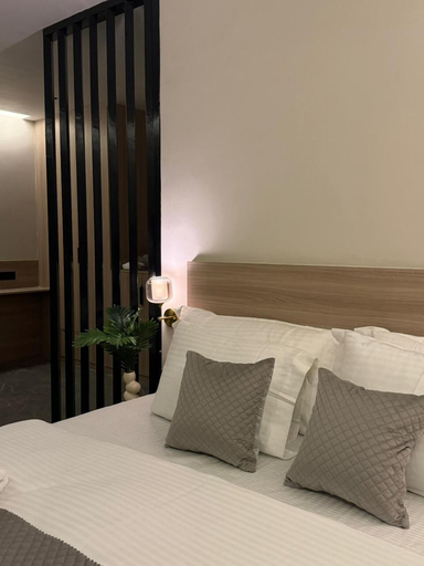 Room 5, Avatara, Almora