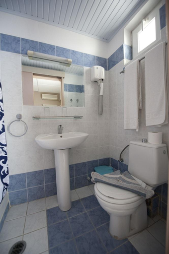 Bathroom 3, Hotel Koala, South Aegean