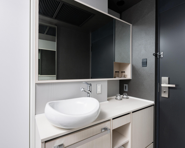 Bathroom 4, Remm Plus Kobe Sannomiya, Kobe