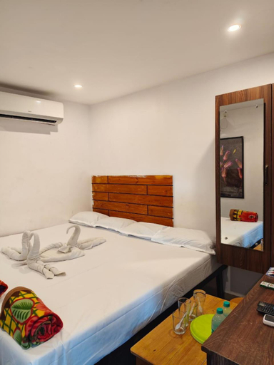Bedroom 3, Skyway Rooms, Puducherry