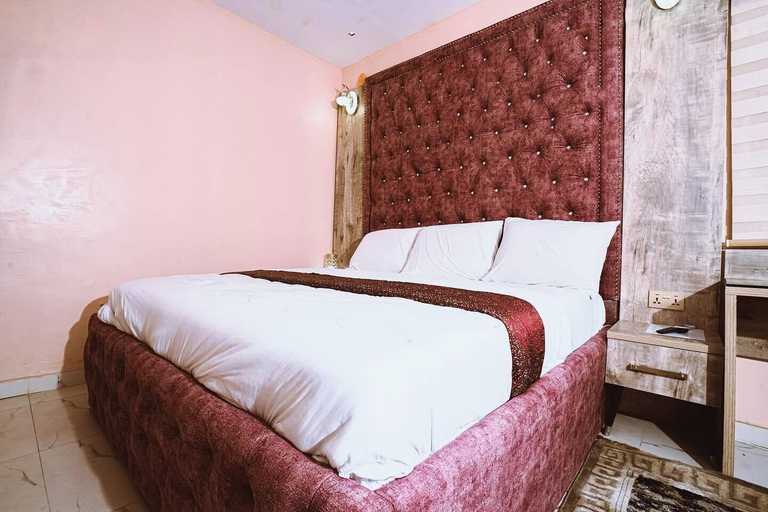 Room 5, Tazu Luxury Hotel and Suites, Lafia
